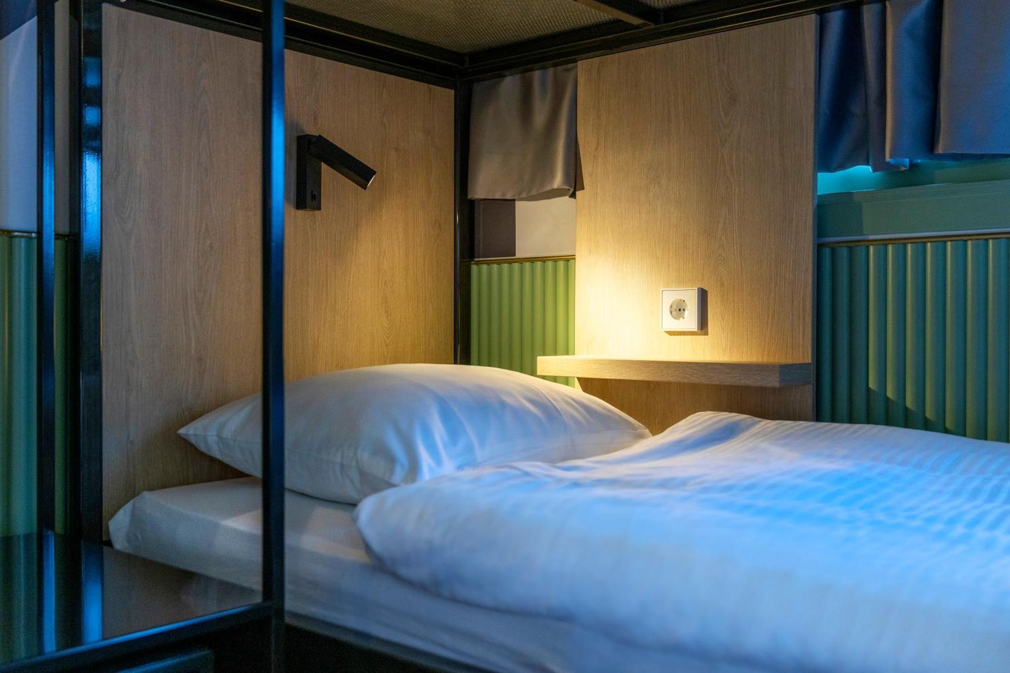 Tourist Inn Hotel Amsterdam Zewnętrze zdjęcie