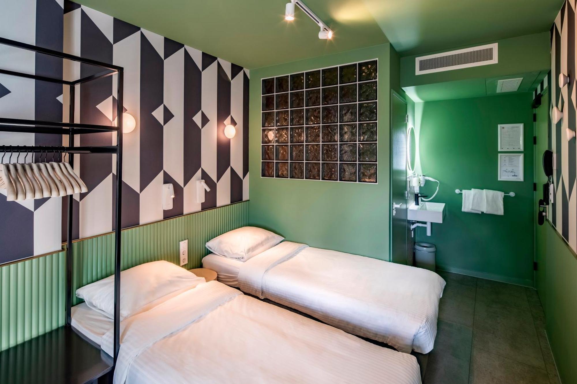 Tourist Inn Hotel Amsterdam Zewnętrze zdjęcie