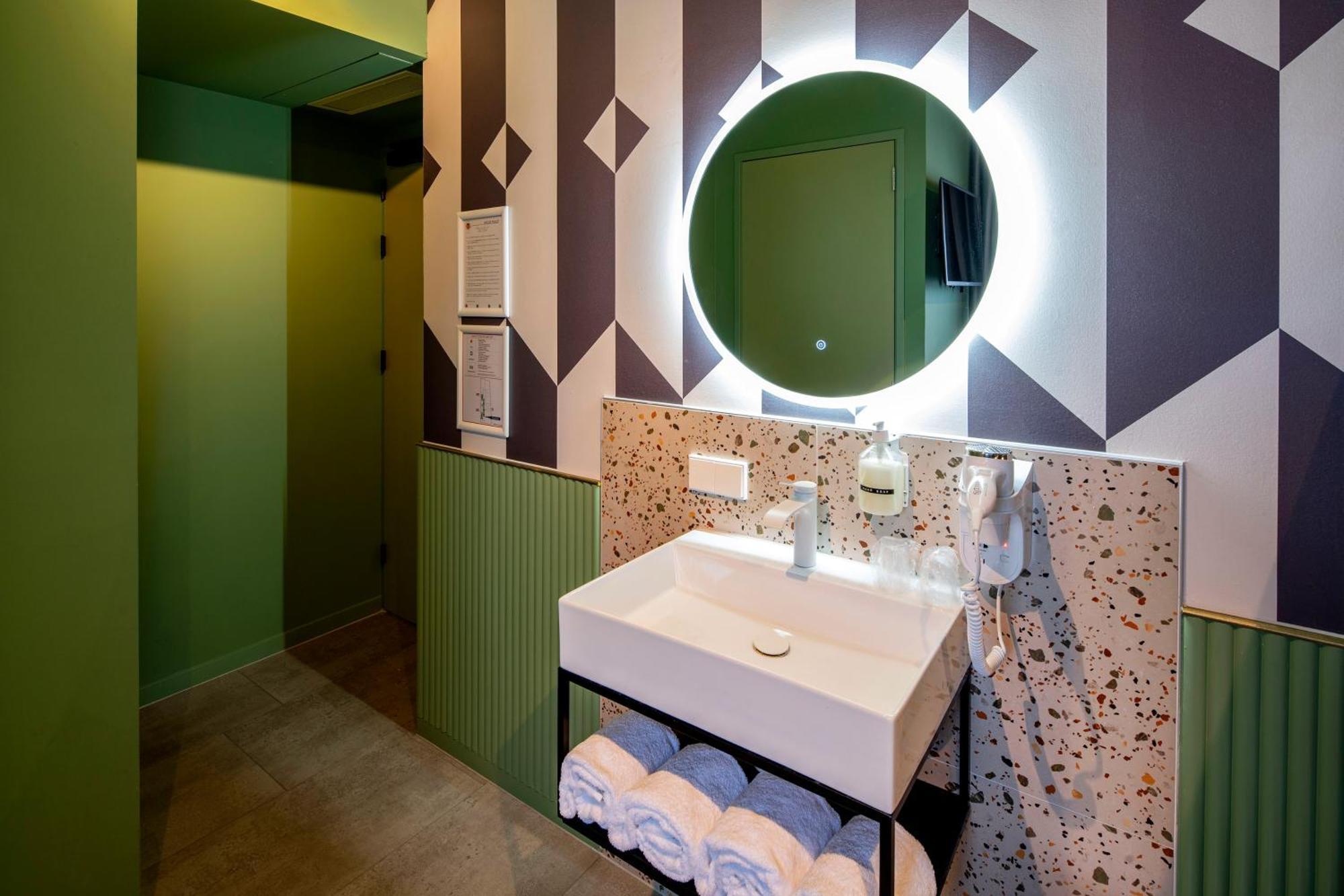Tourist Inn Hotel Amsterdam Zewnętrze zdjęcie
